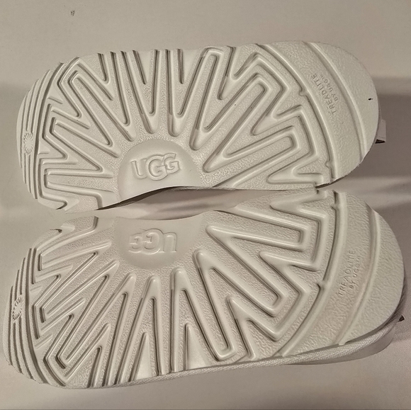 UGG Big Kid's 4 Neumel II Grade School Boot leather - Picture 6 of 9